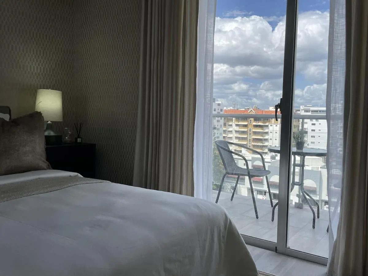 Luxury 2Bedr, 2 Balcony Pool, Gym, Downtown Santo Domingo Apartment