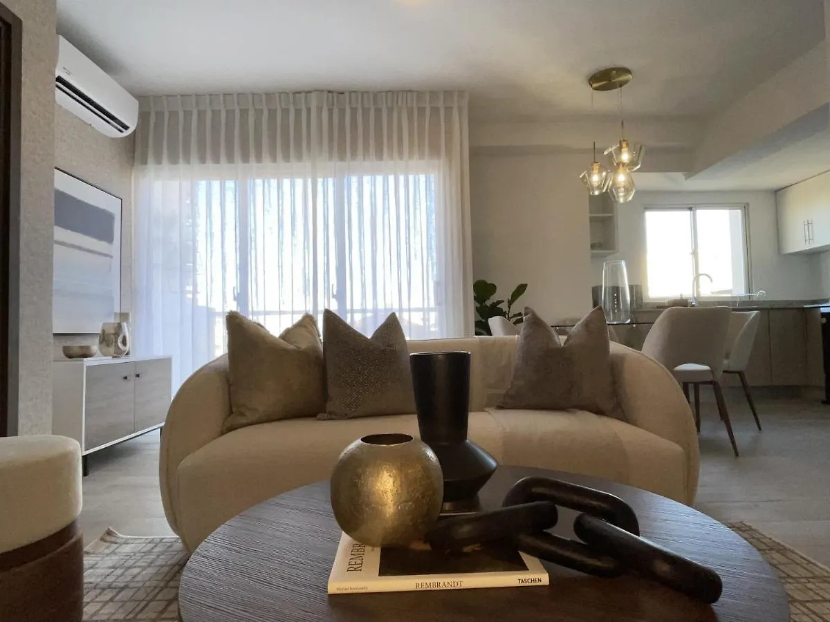 Luxury 2Bedr, 2 Balcony Pool, Gym, Downtown Santo Domingo Apartment
